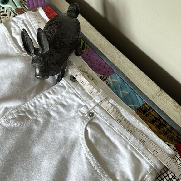 Lucky Brand White Women's Bermuda Shorts - Picture 10 of 13